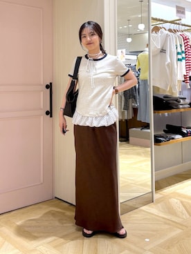「LOWRYS FARM（ローリーズファーム）のストレッチサテンスカート　 290120（スカート、ブラウン系）」を使った、もりこさん（レディース）の春コーディネート