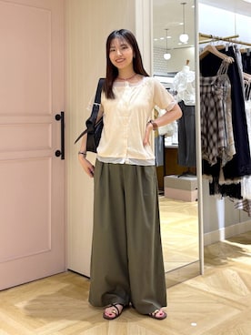 「LOWRYS FARM（ローリーズファーム）の【接触冷感・UVカット】ソフリネンワイドパンツ 621564（スラックス、グリーン系）」を使った、もりこさん（レディース）の夏コーディネート