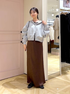 「LOWRYS FARM（ローリーズファーム）のストレッチサテンスカート　 290120（スカート、ブラウン系）」を使った、もりこさん（レディース）の春コーディネート