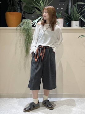 「アイテム（ストール/ショール）」を使った、まりな LOWRYSFARMさん（レディース・161cm）の秋コーディネート