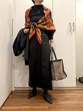 「アイテム（ストール/ショール）」を使った、おけいさん（レディース・159cm）の秋コーディネート