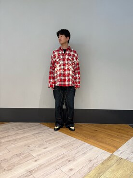 「WHITELAND（ホワイトランド）のアイテム（トップス、レッド系）」を使った、KUGAさん（メンズ・174cm）の春コーディネート