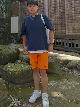 「BAYFLOW（ベイフロー）のアイテム（Tシャツ/カットソー、ブルー系）」を使った、Takashi Satoさん（メンズ・177cm）の春コーディネート