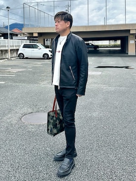 「AZUL（アズール）のアイテム」を使った、Takashi Satoさん（メンズ・177cm）の春コーディネート