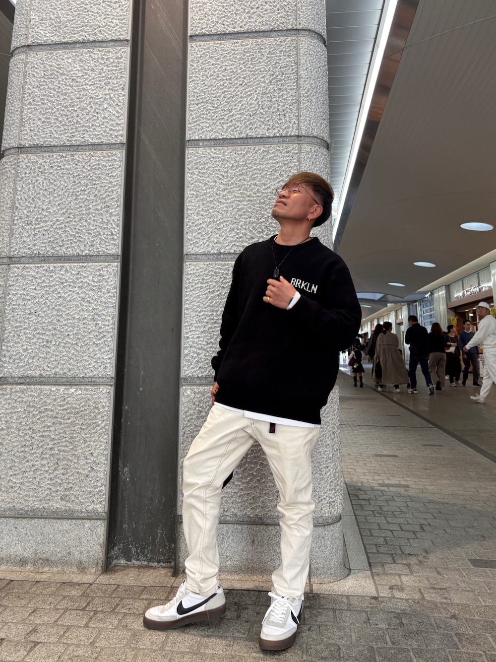 「大人カジュアル、古着MIX」｜「GramicciのGRAMiCCi/別注デニムクライミングパンツ（デニムパンツ、ホワイト系）」を使った、yukidsdsさん（メンズ・165cm）の春コーディネートの1枚目の写真