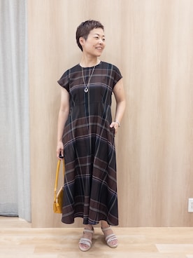 「grove（グローブ）のオーバルダブルリングネックレス（ネックレス、ゴールド系）」を使った、rk03170613さん（レディース・161cm）の夏コーディネート
