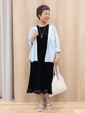 「grove（グローブ）の【貴島明日香さん着用/洗える】大人のストライプ フーディシャツ（シャツ/ブラウス、ブルー系）」を使った、rk03170613さん（レディース・161cm）の春コーディネート