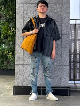「Levi's（リーバイス）のアイテム（Tシャツ/カットソー）」を使った、レンタさん（メンズ・177cm）の春コーディネート