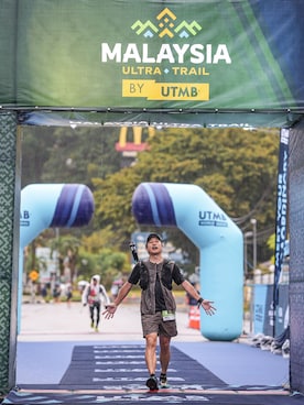 「アイテム（ナイロンジャケット）」を使った、tomow506さん（メンズ・174cm・40代）の秋コーディネート