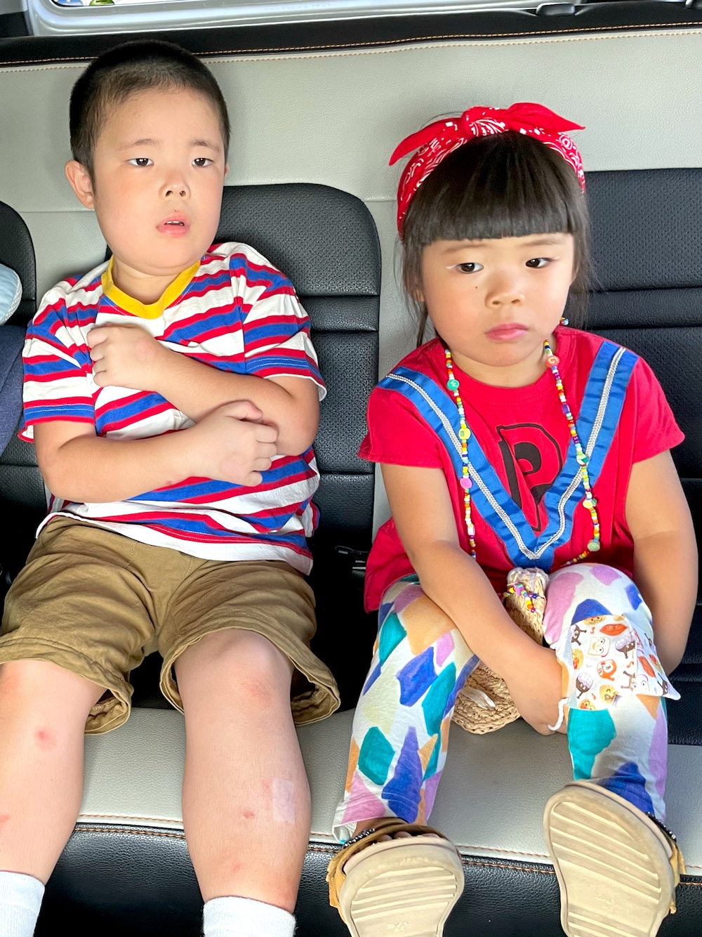 「休日コーデ、兄妹コーデ、5歳男の子、109cm、坊主、３歳女の子、93cm、メイク」｜「BIG FIELDのボーダーカラーＴシャツ（80～150cm）（Tシャツ/カットソー、ブルー系）」を使った、kyouka0504さん（キッズ・110cm）の秋コーディネートの1枚目の写真