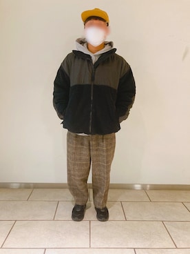 「Graphpaper（グラフペーパー）のアイテム（パーカー）」を使った、現場監督の休日さん（メンズ・161cm）の冬コーディネート
