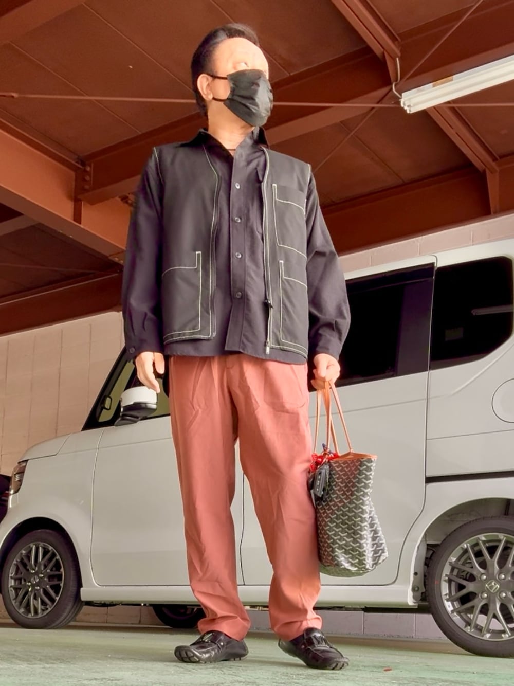 「春めき満開コーデ、大人カジュアル、きれいめカジュアル、ZARA、GOYARD、LOUIS  VUITTON」｜「GOYARDのアイテム（トートバッグ、ブラック系）」を使った、かつさん（メンズ・174cm）の春コーディネートの1枚目の写真