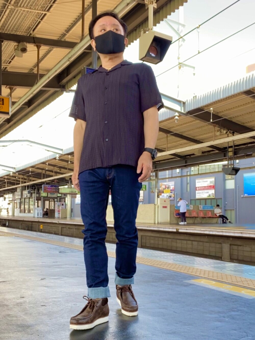 「シンプル、夏コーデ、versace、LOUIS  VUITTON、ZARA、リラックススタイル」｜「ZARAのアイテム（シャツ/ブラウス、ブラック系）」を使った、かつさん（メンズ・174cm）の夏コーディネートの1枚目の写真