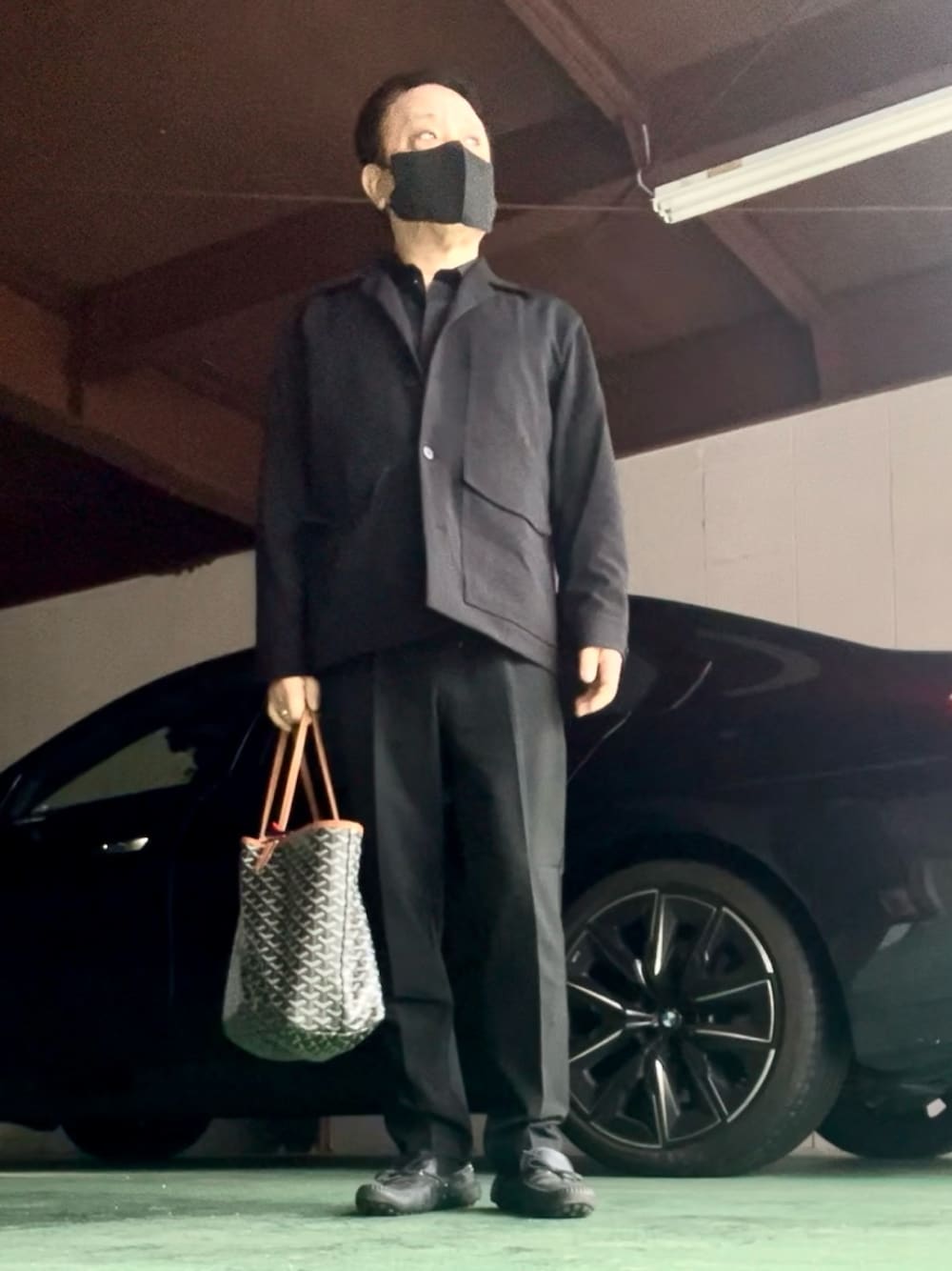 「メンズファッション、ブラックコーデ、キレイめ、UNITED TOKYO、GLOBAL WORK、LOUIS  VUITTON、ZARA」｜「GLOBAL WORKのモーションテックイージー＋WARM/704814（その他パンツ、ブラック系）」を使った、かつさん（メンズ・174cm）の冬コーディネートの1枚目の写真