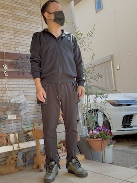 「PLAY COMME des GARCONS（プレイコムデギャルソン）のアイテム（パーカー、ブラック系）」を使った、かつさん（メンズ・174cm）の春コーディネート