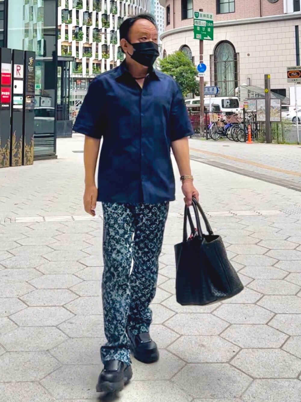 かつ｜LOUIS VUITTONのデニムパンツを使ったコーディネート - WEAR