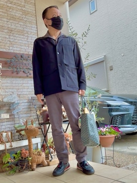 「AZUL by moussy（アズールバイマウジー）のセンタープリーツスリムスラックス（スラックス、グレー系）」を使った、かつさん（メンズ・174cm）の春コーディネート