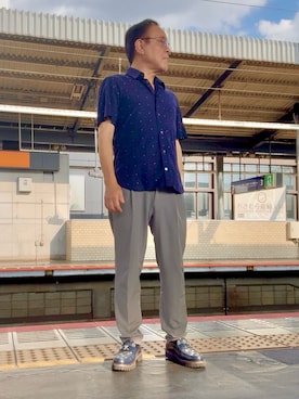 「UNITED ARROWS（ユナイテッドアローズ）のライトパーテックス ノープリーツ パンツ UA COZY ウォッシャブル 2WAYストレッチ（スラックス、グレー系）」を使った、かつさん（メンズ・174cm）の夏コーディネート