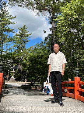 「ADAM ET ROPE'（アダムエロペ）のダブルクロスイージースラックス（スラックス）」を使った、かつさん（メンズ・174cm・60代）の夏コーディネート