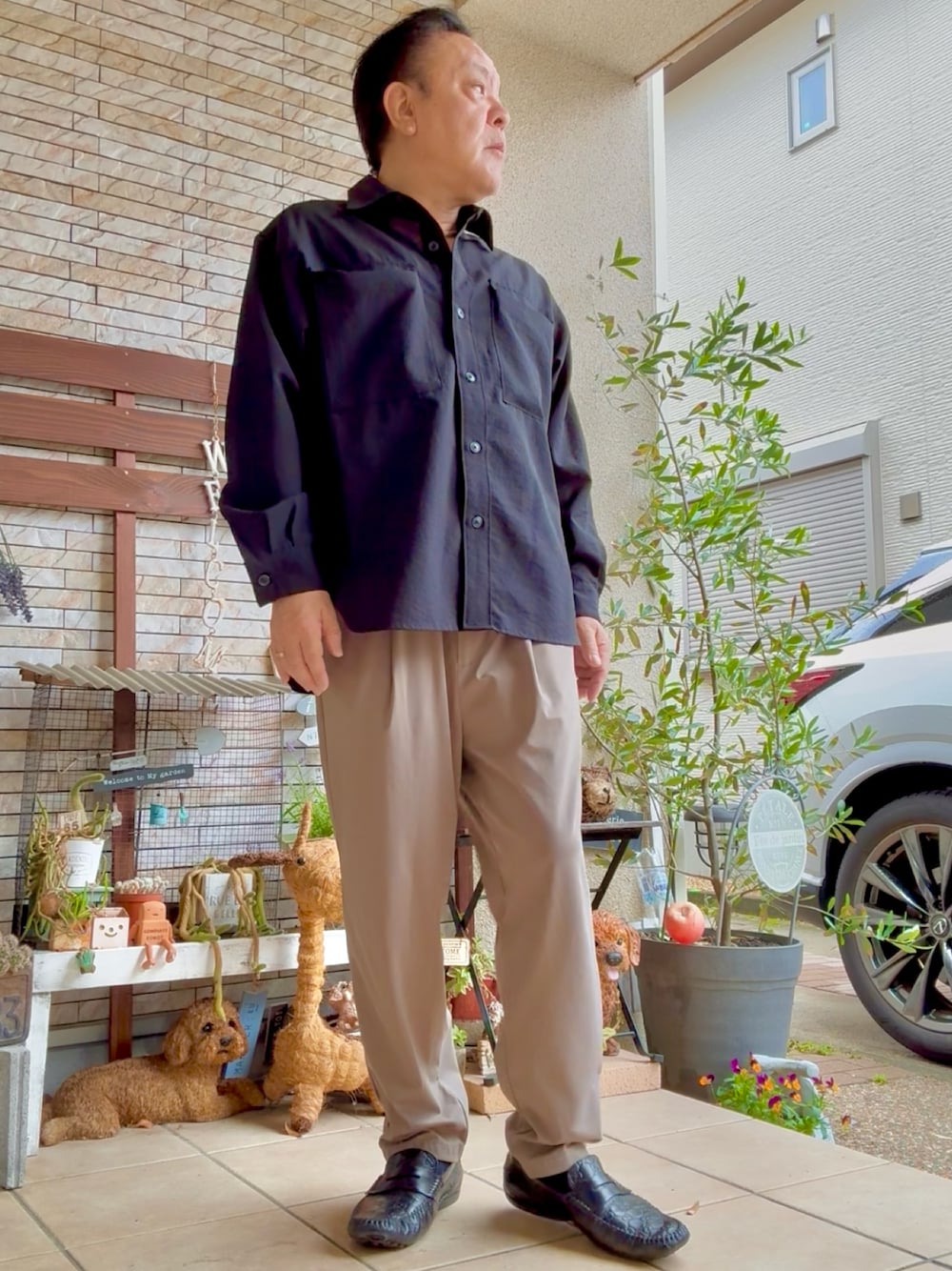 「カジュアルスタイル、ワイドパンツ、JURNALSTANDARD、ZARA、GUCCI、オトナカジュアル」｜「GUCCIのアイテム（ドレスシューズ、ブラック系）」を使った、かつさん（メンズ・174cm）の春コーディネートの1枚目の写真