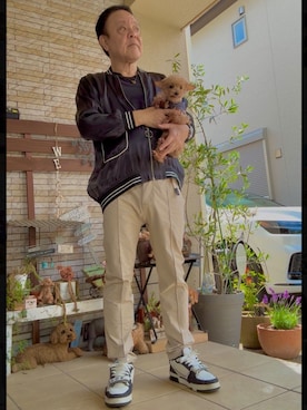 「Guess（ゲス）のアイテム（Tシャツ/カットソー、ブラック系）」を使った、かつさん（メンズ・174cm）の春コーディネート