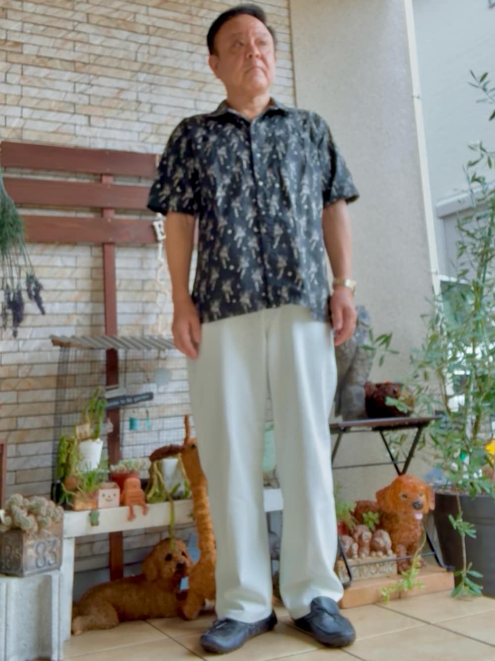 「夏ルックで気分アップ、デニム、ワイドデニム、半袖シャツ、LOUIS  VUITTON、オトナカジュアル、UNIQLO、SANTA CRUZ」｜「SANTA CRUZのアイテム（シャツ/ブラウス、ブラック系）」を使った、かつさん（メンズ・174cm）の夏コーディネートの1枚目の写真