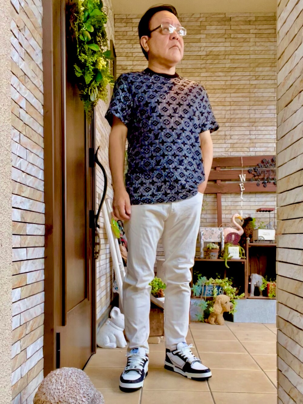 【カジュアルコーデの主役に♪】Louis Vuitton Tシャツ ☆コーデの主役に♪【ルイヴィトン】ロゴ Tシャツ 半袖☆ (Louis