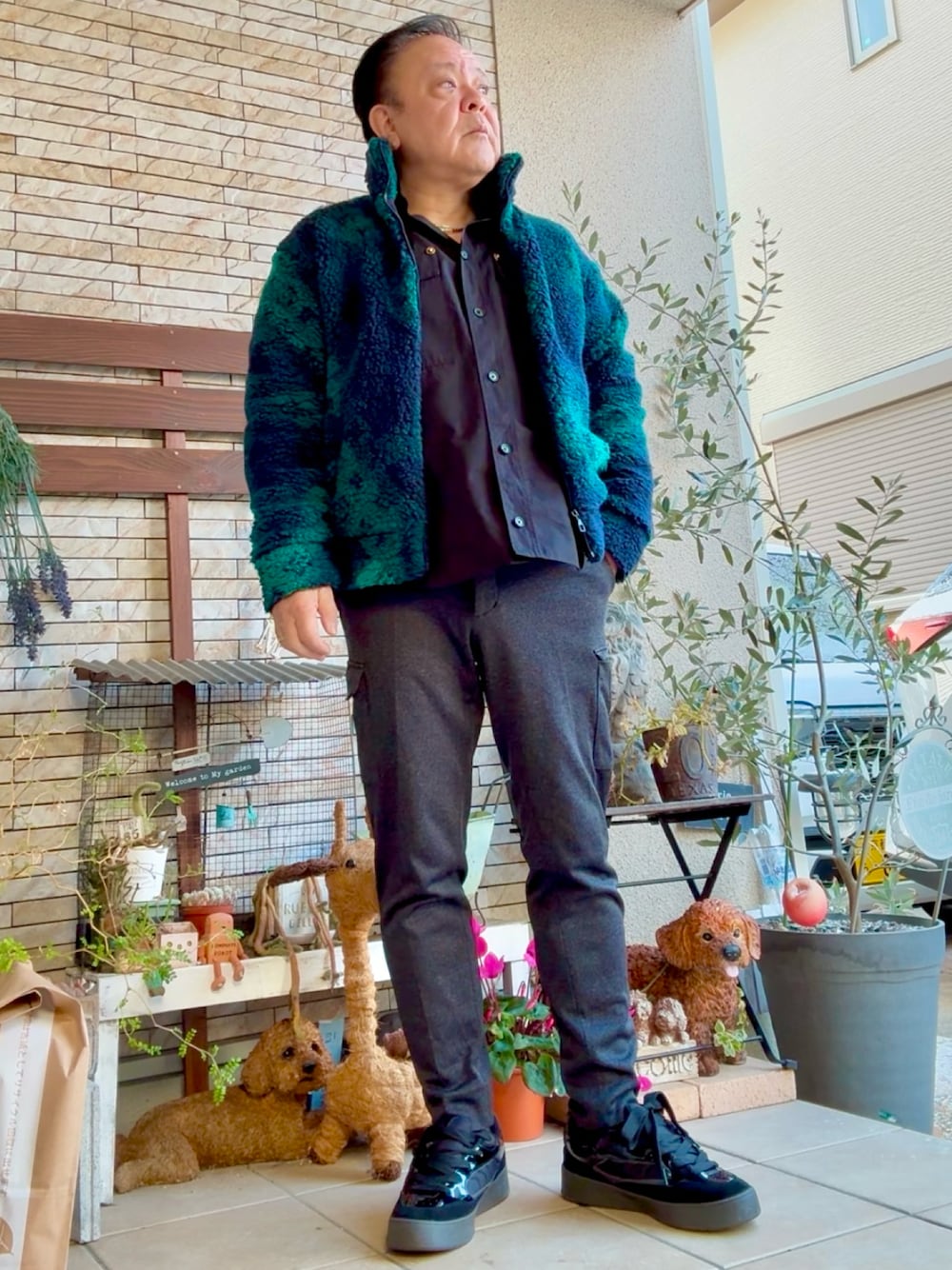 「PLST、大人コーデ、ZARA、LOUIS  VUITTON、メンズファッション、VERSACE」｜「LOUIS VUITTONのアイテム（その他アウター、グリーン系）」を使った、かつさん（メンズ・174cm）の冬コーディネートの1枚目の写真