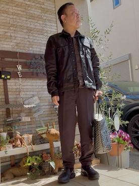 「AZUL by moussy（アズールバイマウジー）のウォームツータックスラックス（スラックス、ブラウン系）」を使った、かつさん（メンズ・174cm）の春コーディネート