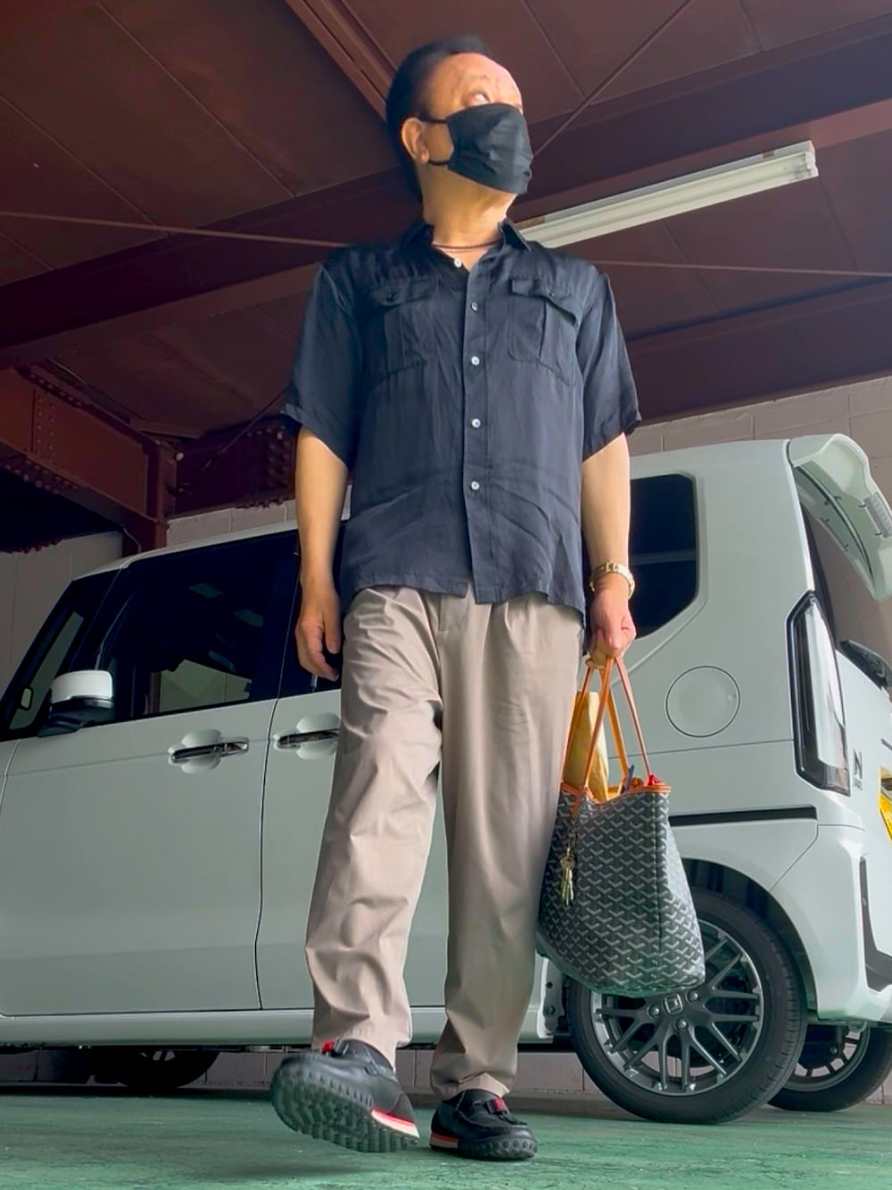 「きれいめカジュアル、UNITED TOKYO、LOUIS  VUITTON、JURNALSTANDARD」｜「JOURNAL STANDARDのアイテム（スラックス、ピンク系）」を使った、かつさん（メンズ・174cm）の夏コーディネートの1枚目の写真
