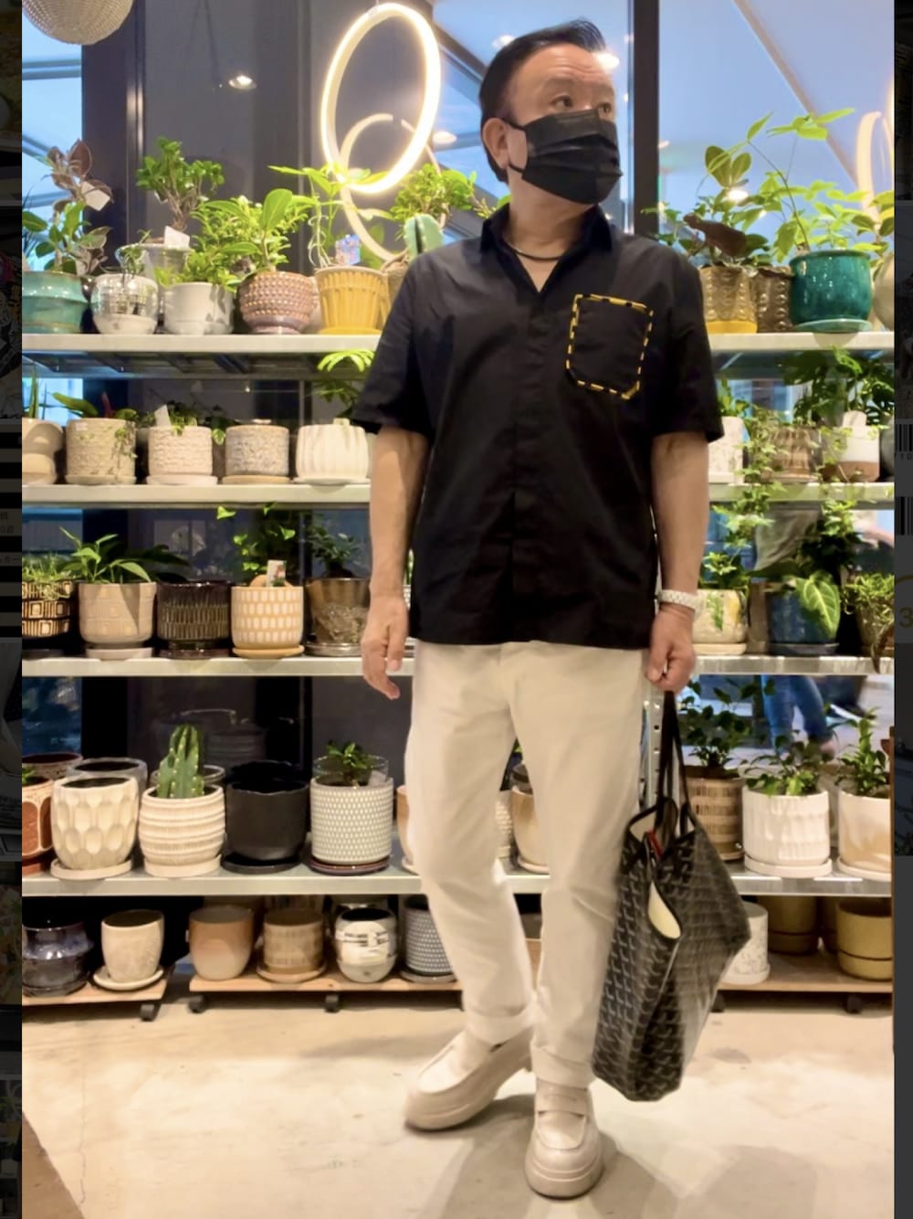 「きれいめカジュアル、フェスコーデ、FENDI、H&M、GU、メンズファッション、モノトーンコーデ、オトナカジュアル」｜「FENDIのアイテム（シャツ/ブラウス、ブラック系）」を使った、かつさん（メンズ・174cm）の夏コーディネートの1枚目の写真