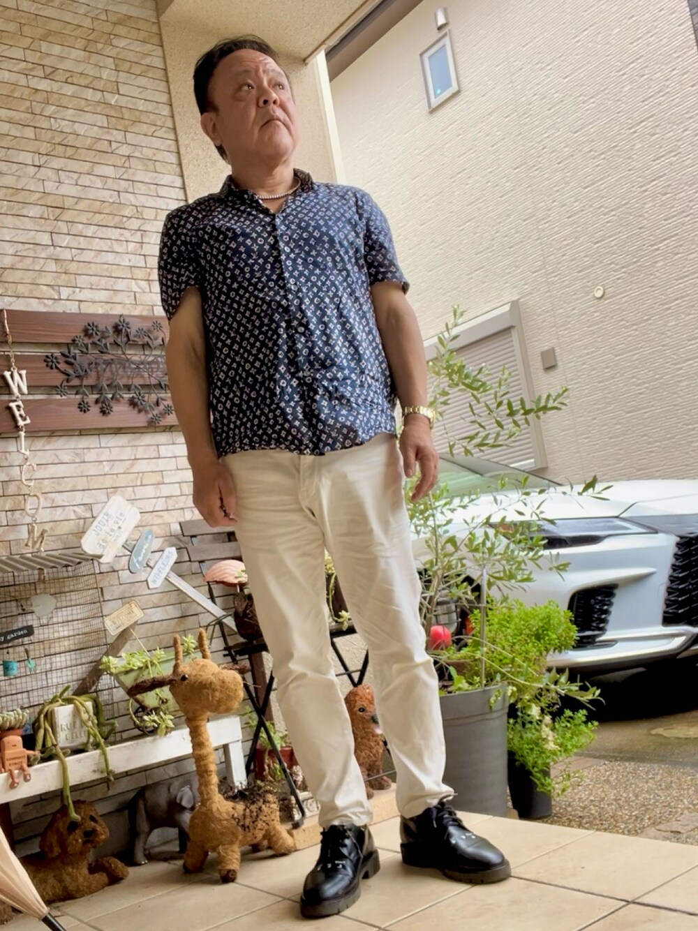 「フェススタイル、夏コーデ、シャツスタイル、LOUIS  VUITTON、ZARA、OFF-WHITE」｜「LOUIS VUITTONのアイテム（シャツ/ブラウス、ブルー系）」を使った、かつさん（メンズ・174cm）の夏コーディネートの1枚目の写真