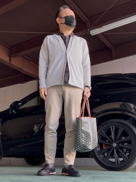 「ZARA（ザラ）のアイテム（シャツ/ブラウス、グレー系）」を使った、かつさん（メンズ・174cm）の春コーディネート