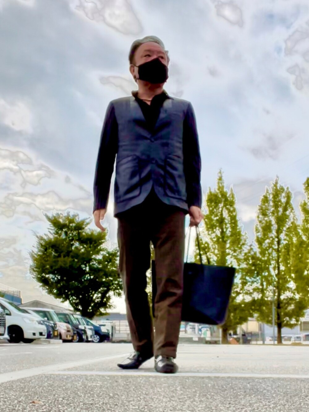 「大人カジュアル、versace、秋、LOUIS  VUITTON、UNITED TOKYO」｜「UNITED TOKYOのアイテム（ノーカラージャケット、ブラック系）」を使った、かつさん（メンズ・174cm）の秋コーディネートの1枚目の写真