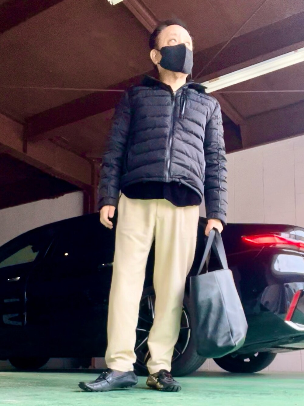 「きれいめカジュアル、トートバッグ、LOUIS  VUITTON、ZARA、PRADA、H&M」｜「PRADAのPrada - ジップアップ ダウンジャケット - men - ポリアミド/スパンデックス/Goose Down - 54（ダウンジャケット/コート、ブラック系）」を使った、かつさん（メンズ・174cm）の冬コーディネートの1枚目の写真
