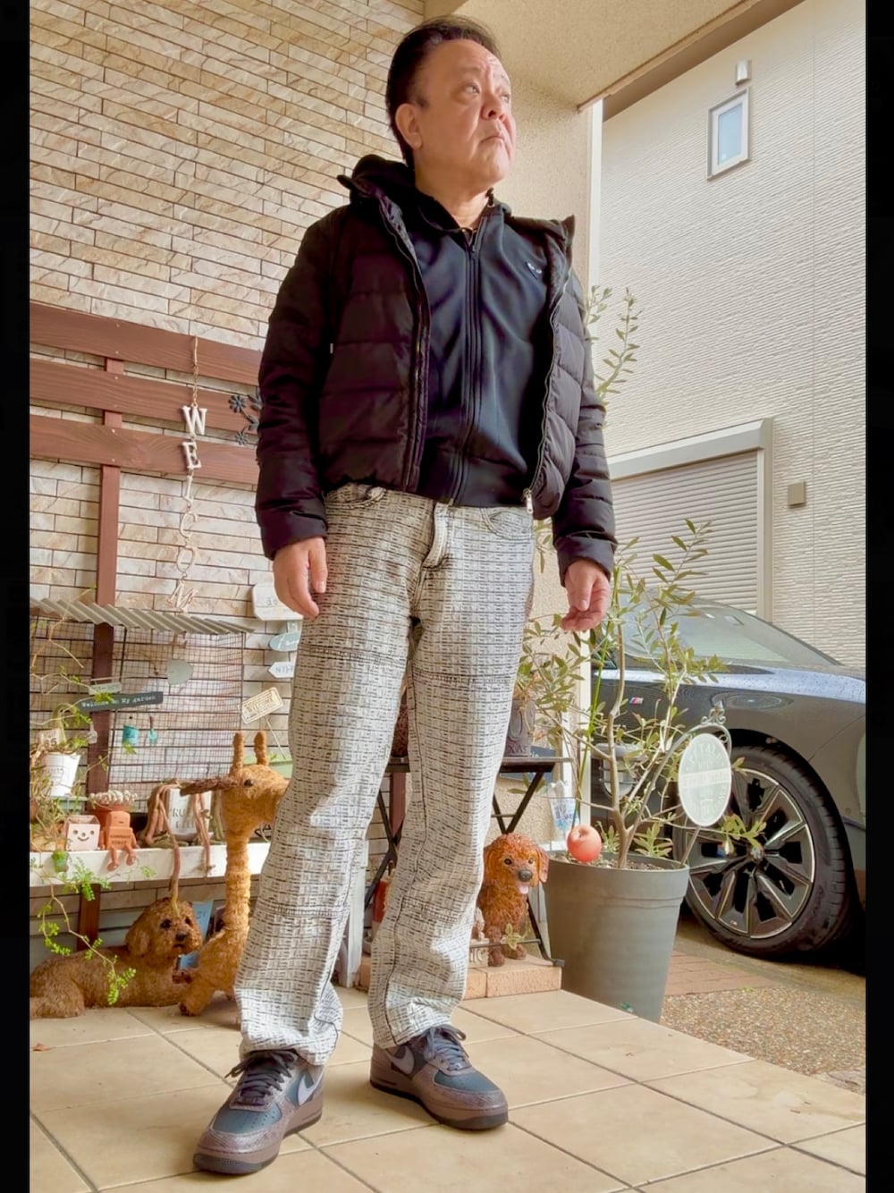 「ロンT、今日のコーデ、休日コーデ、PLAY comme des garcons、GUCCI、ZARA、NIKE、きれいめカジュアル」｜「ZARAのアイテム（デニムパンツ、グレー系）」を使った、かつさん（メンズ・174cm）の春コーディネートの1枚目の写真