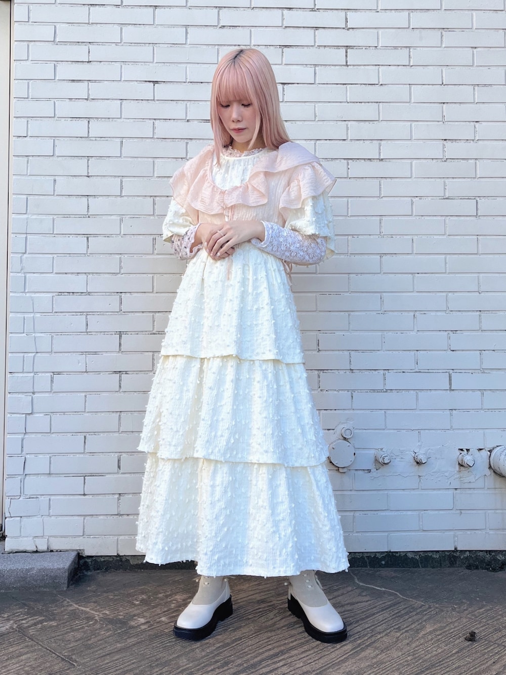 「merry jennyのレースコンビメロウTOPS（Tシャツ/カットソー、ピンク系）」を使った、tomomiさん（レディース・163cm）の夏コーディネートの1枚目の写真