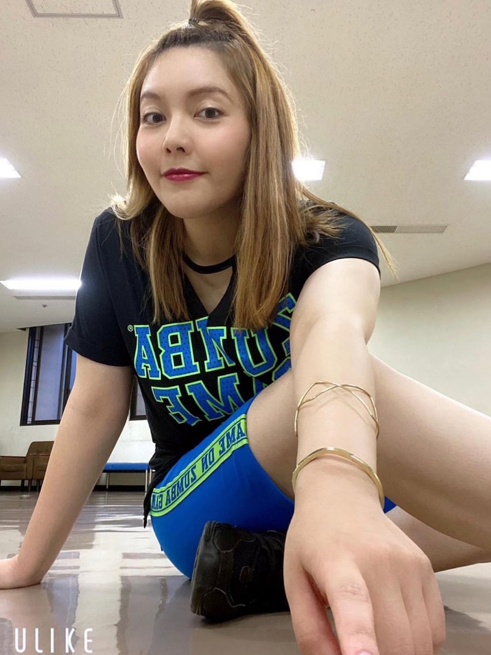 「ZUMBA」｜「ZUMBAのアイテム（Tシャツ/カットソー、ブラック系）」を使った、sofisatokoさん（レディース・162cm）の冬コーディネートの1枚目の写真