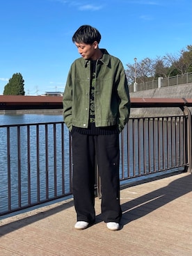 「アイテム（デニムジャケット、グリーン系）」を使った、わかさまさん（メンズ・173cm）の秋コーディネート