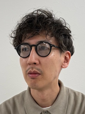 「IZIPIZI（イジピジ）の【IZIPIZI/イジピジ】SUN LIGHT ADAPTIVE #D（サングラス、ブラック系）」を使った、Nicolas Tanakaさん（メンズ・181cm）の春コーディネート
