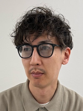 「IZIPIZI（イジピジ）の【IZIPIZI/イジピジ】SUN LIGHT ADAPTIVE #E（サングラス、ブラック系）」を使った、Nicolas Tanakaさん（メンズ・181cm）の春コーディネート