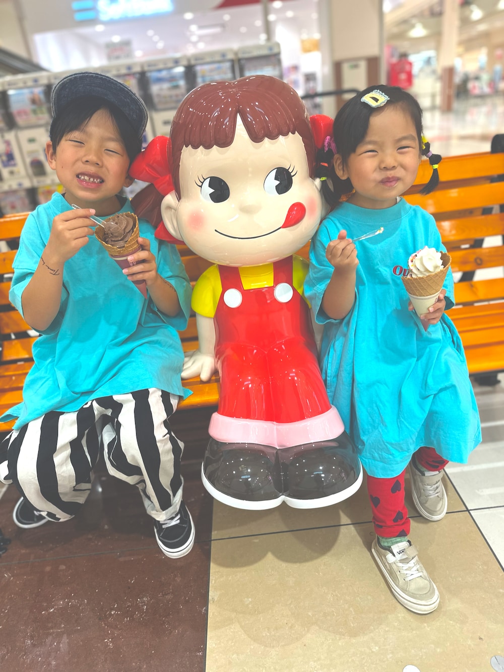 「お揃いコーデ、兄妹」｜「LOWRYS FARMのアイテム（ワンピース、ブルー系）」を使った、mayaaktさん（キッズ・127cm）の夏コーディネートの1枚目の写真