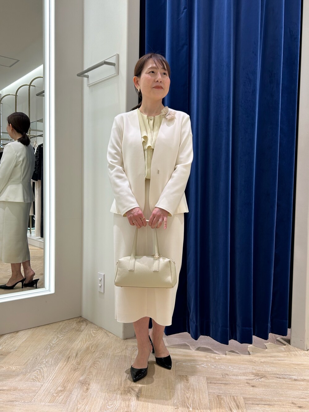 「春色、大人女子、お仕事コーデ、オフィススタイル、キレイめ、入学式、入学式コーデ、入学式・卒業式、入学式ママコーデ、入学式セットアップ、通勤、通勤コーデ、通勤スタイル、セットアップ、オフホワイト」｜「NOLLEY’S Sophiの《セットアップ対応》ウォッシャブルボンディングジョーゼットインゴムタイトスカート（スカート、ホワイト系）」を使った、sachirinさん（レディース・153cm）の春コーディネートの1枚目の写真
