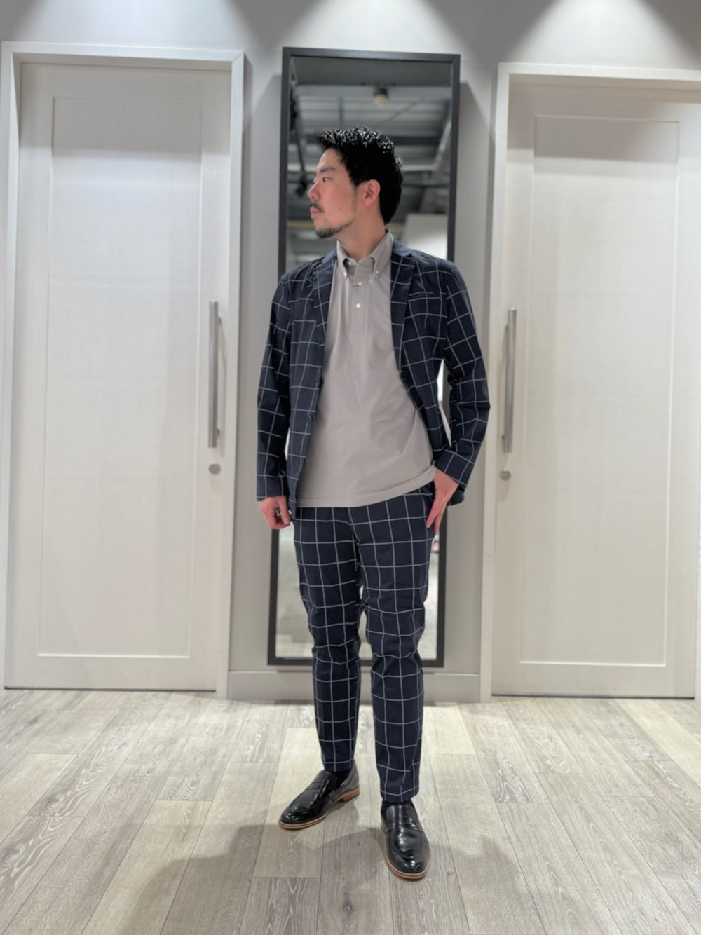 「セットアップ、春服、お洒落さんとつながりたい、おでかけコーデ、メンズファッション、プチプラ、ファッションを楽しもう、夏コーデ、メンズコーデ、モノトーン、いいね、save、フォローお願いします🤑、シンプル、キレイめカジュアル、ootd、outfit」｜「ABAHOUSE GRAYの【セットアップ対応】COOL DRYMAX ジャケット / サマージャケット（テーラードジャケット、その他）」を使った、aoさん（メンズ・175cm）の春コーディネートの1枚目の写真