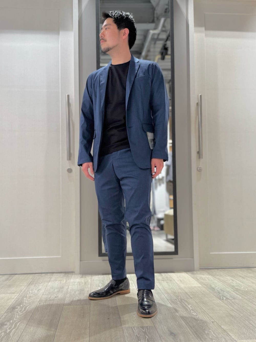 「セットアップ、大人カジュアル、オトナカジュアル、おでかけコーデ、お洒落さんとつながりたい、今日のコーデ、シンプルコーデ、リラックススタイル、ootd、outfit、おしゃれさんと繋がりたい、大人コーデ、ジャケット」｜「ABAHOUSE GRAYの【セットアップ対応】COOL DRYMAX イージー スラックス（スラックス、ブルー系）」を使った、aoさん（メンズ・175cm）の春コーディネートの1枚目の写真