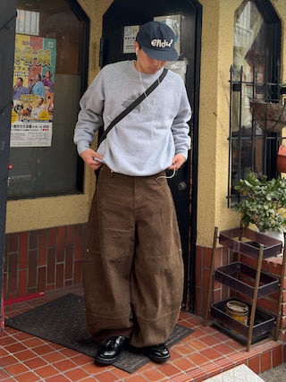 「F.ILLUMINATE（フィルミネイト）のダブルニコーデュロイパンツ-ブラウン（その他パンツ）」を使った、Shimoさん（メンズ・169cm）の春コーディネート