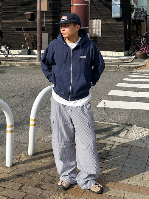 【FFEIN(フェイン)】ワンポイントロゴフーディジップパーカー / フード ダブルジップ 刺繍 ワンポイント ワイド 裏起毛