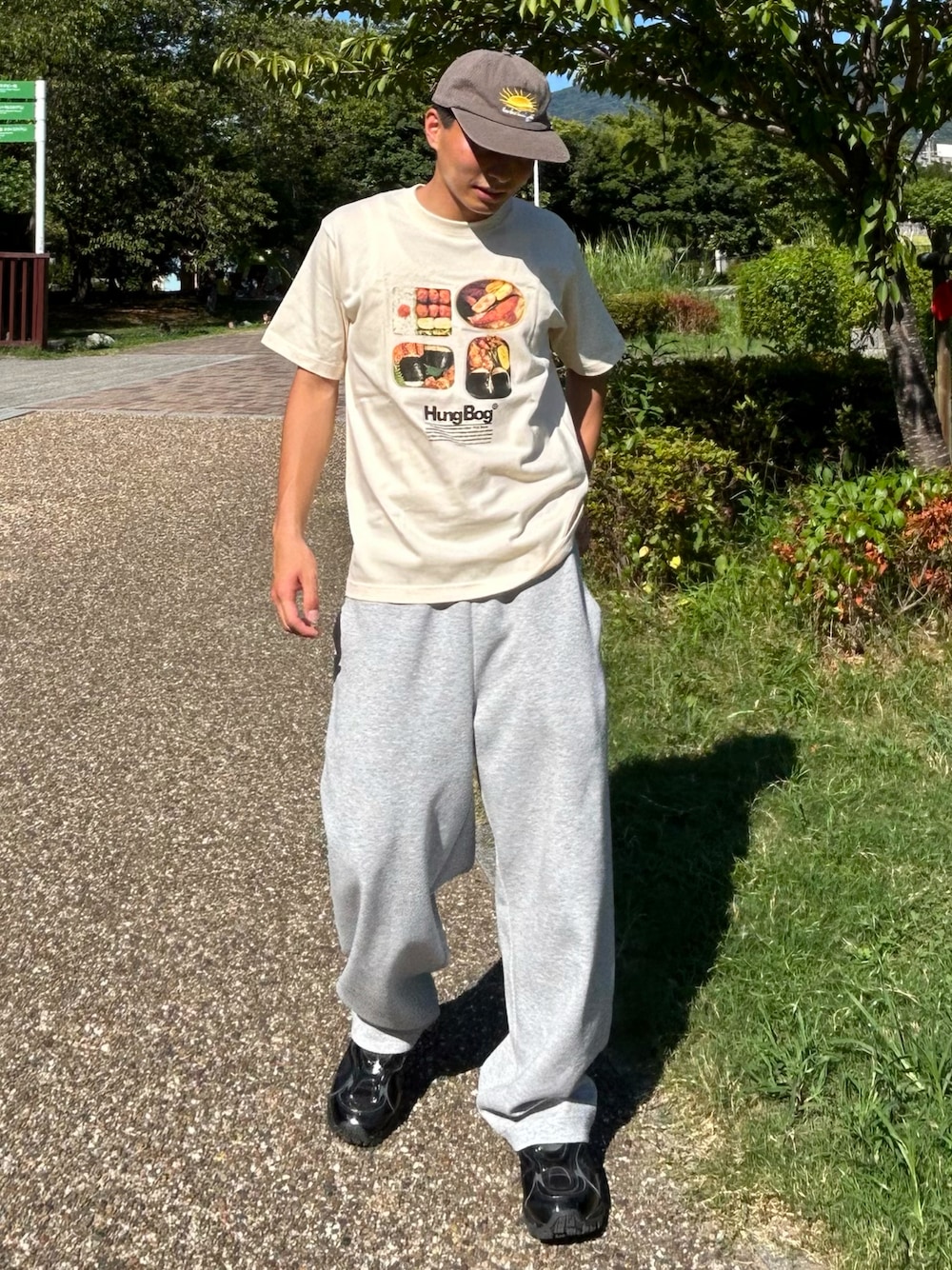 「秋服準備はじめました、メンズコーデ、今日のコーデ、カジュアルスタイル、夏ファッション、着こなしのちょこっとテク、古着MIX、おしゃれさんと繋がりたい、ストリートMIX、アウトドアスタイル、キャップ、Tシャツ、ootd、いいね、save、フォローお願いします🤑、outfit」｜「MEMECLEの【 MEMECLE / メメクル 】ヴィンテージ サンライト　ボールキャップ（キャップ、グレー系）」を使った、Shimoさん（メンズ・169cm）の秋コーディネートの1枚目の写真