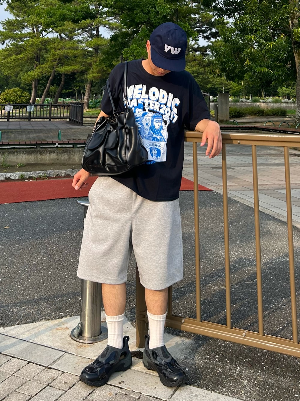 「夏ルックで気分アップ、デニム、ロゴT、アウトドアスタイル、オトナカジュアル、お出かけコーデ、大人コーデ、リラックススタイル、今日のコーデ、おしゃれさんと繋がりたい、メンズファッション、いいね、save、フォローお願いします🤑、休日コーデ、ハーフパンツ、低身長コーデ」｜「CIAOPANIC TYPYの【UNISEX】フェルトロゴキャップ（キャップ、ブルー系）」を使った、Shimoさん（メンズ・169cm）の夏コーディネートの1枚目の写真