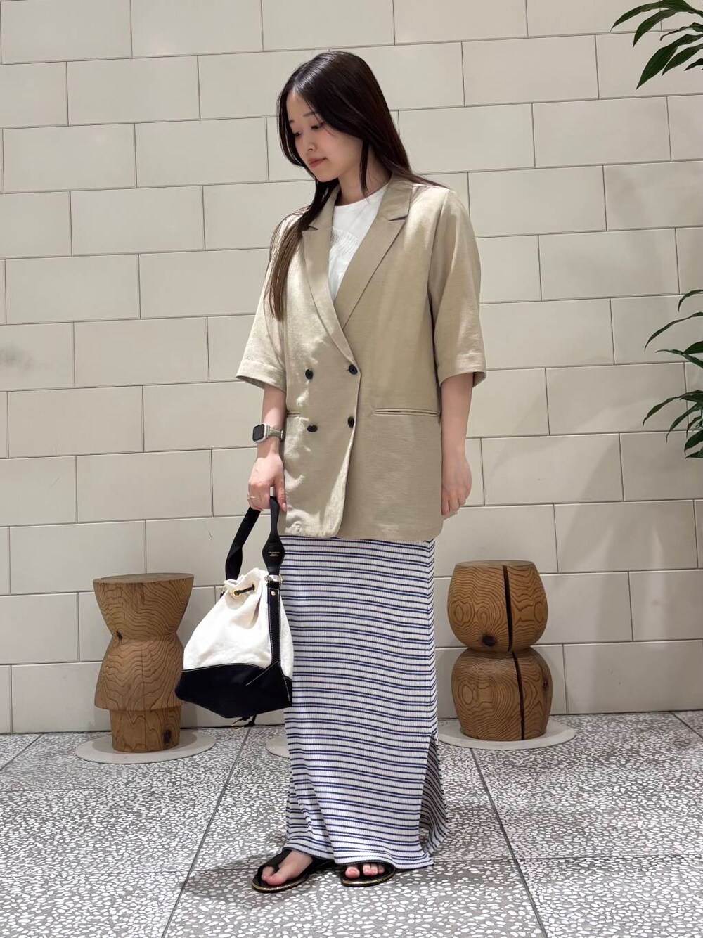 「newarrival、休日スタイル、旅行コーデ、紫外線対策、ここでしか手に入らない別注アイテム、私のイチ推しブランド、テーマパークコーデ、外遊びコーデ、暮らしを楽しむ、サマシェア、初夏アウター」｜「URBAN RESEARCHのシアーメッシュハーフスリーブジャケット（その他アウター、ベージュ系）」を使った、COCOAさん（レディース・155cm）の春コーディネートの1枚目の写真